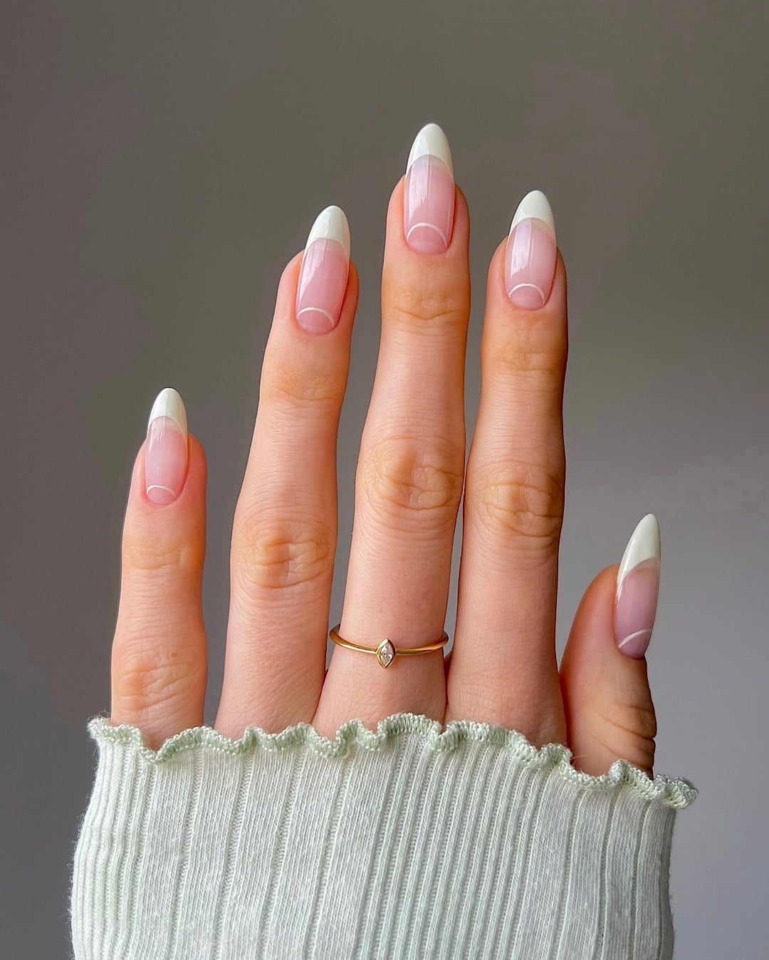 Almond Nails With Thin White Cuticle Line — Simple White French Tip Nails