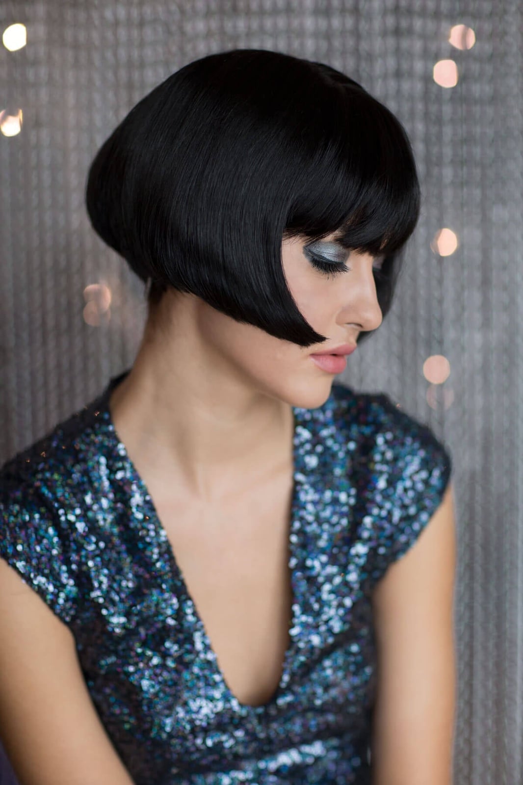 Ear-Length Black Bob With Sharp Blunt Bangs, Straight Ear-Length Black Bob With Sharp Blunt Bangs, Straight — Simple Wigs Human Hair