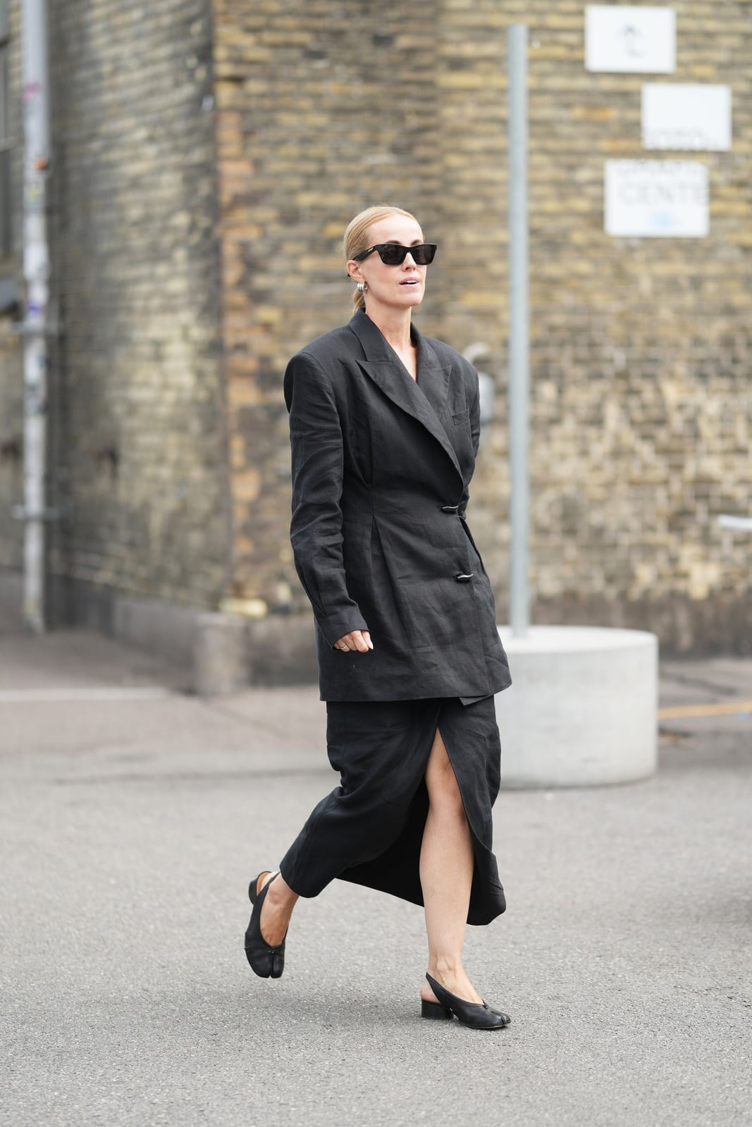 Oversized Blazer with Midi Skirt — Trendy All Black Outfits