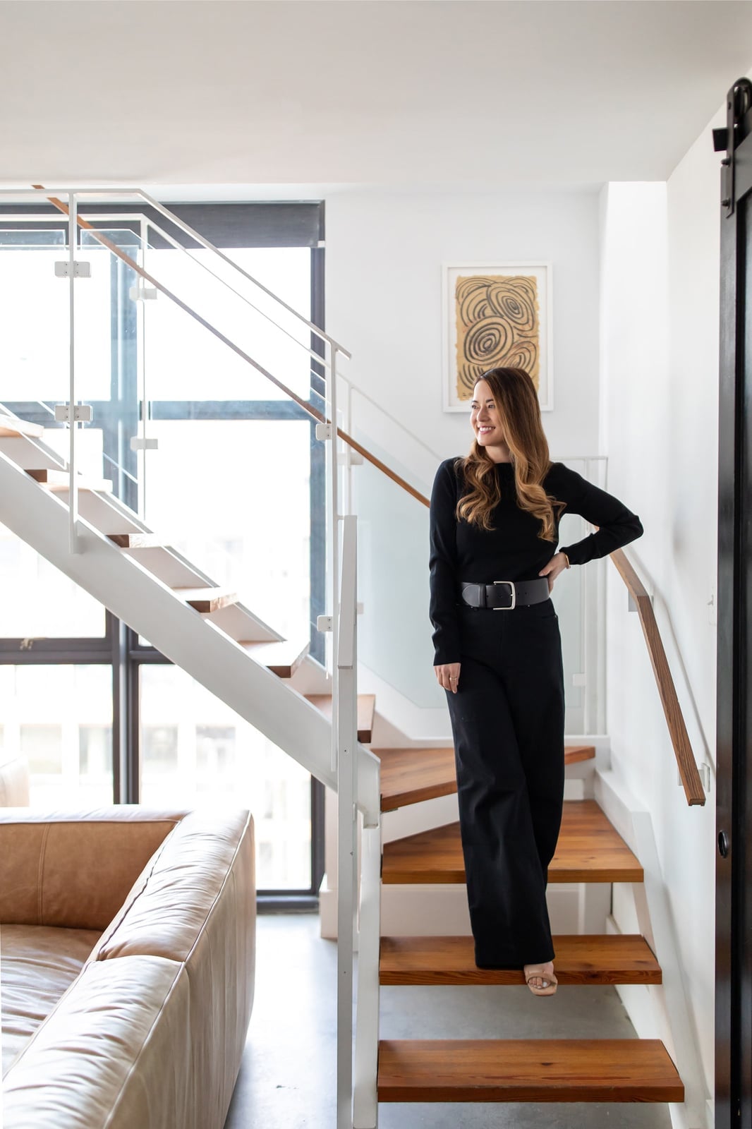 Long-sleeve Top with Wide-Leg Trousers and Belt — Trendy All Black Outfits