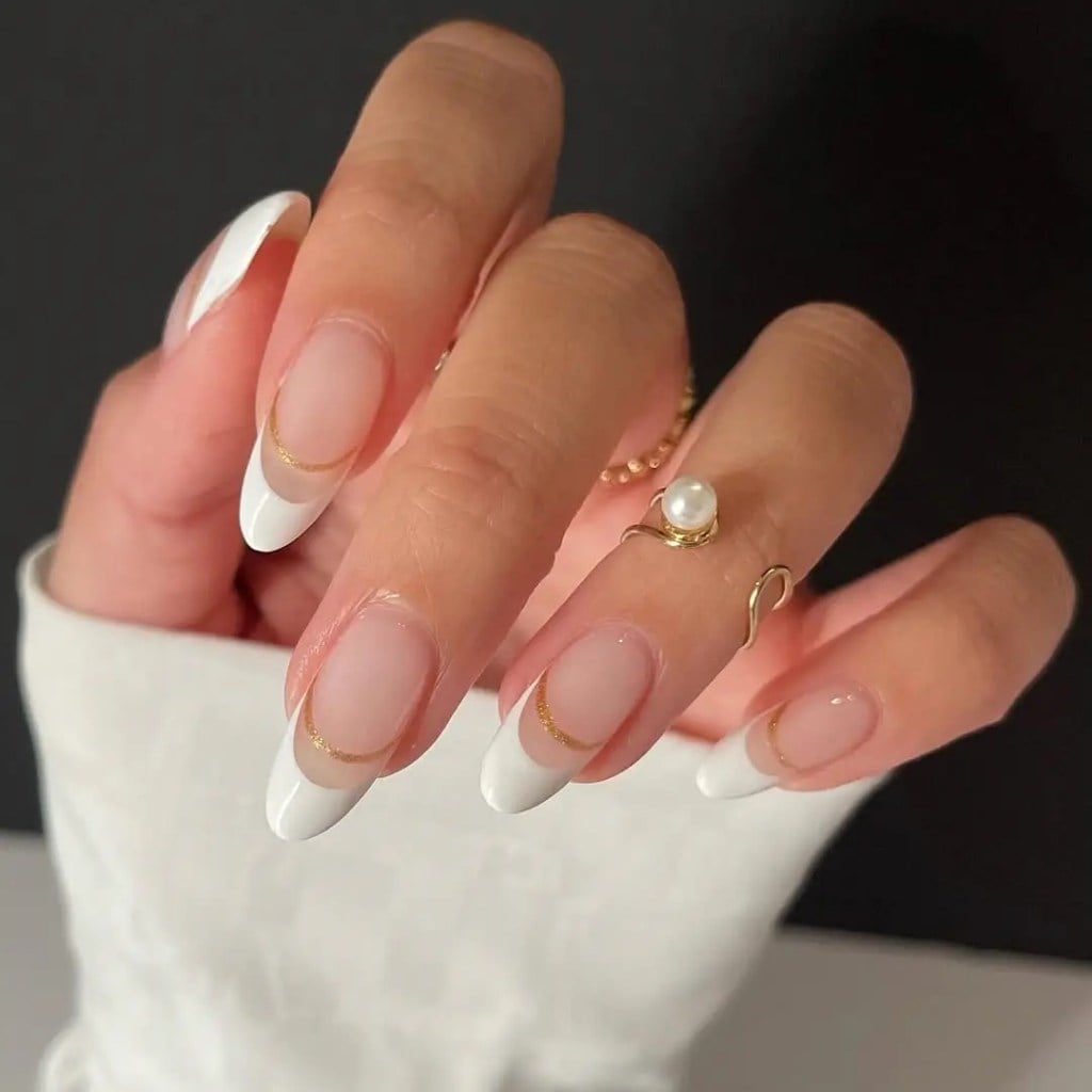 Gold Line Accent Classic French Almonds Gold Line Accent Classic French Almonds — Trendy Almond Nails French