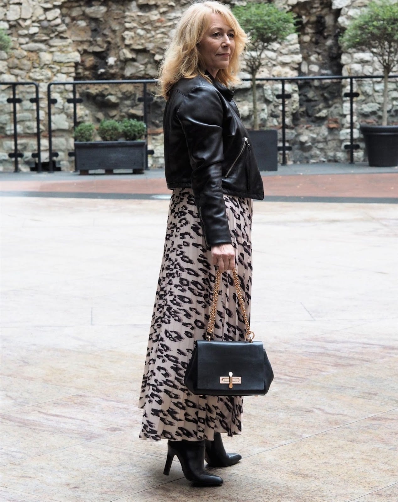 Pleated Leopard Print Maxi Skirt for Evening — Trendy Animal Print Outfits