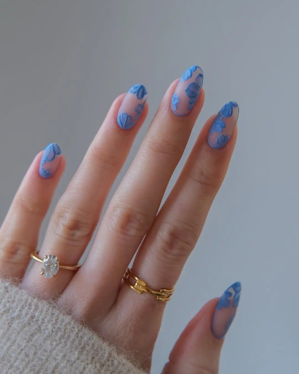 Scattered Circles Short Oval Nails — Trendy Baby Blue Nails