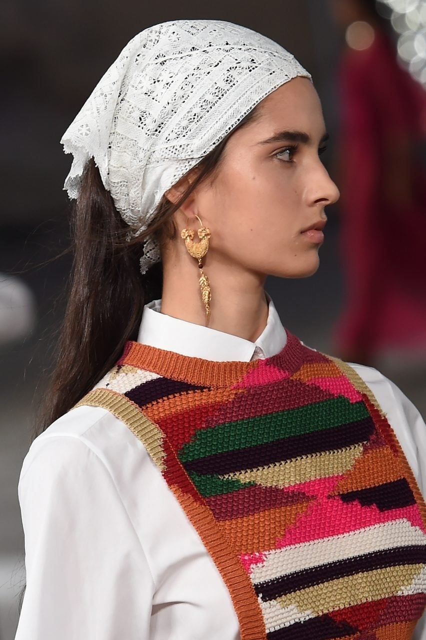 White Lace Bandana Headscarf with Striped Knit Vest White Lace Bandana Headscarf with Striped Knit Vest — Trendy Bandana Outfits