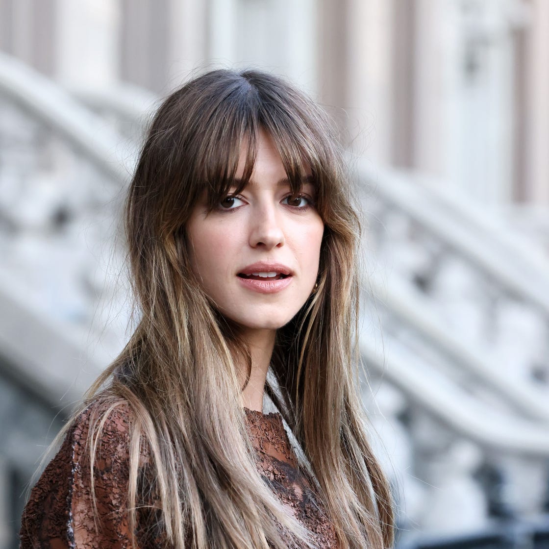 Mid-Back Fine Straight Hair With Blunt Bangs Mid-Back Fine Straight Hair With Blunt Bangs — Trendy Bangs Style