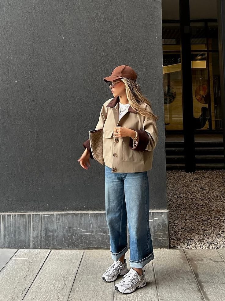 Beige Barn Jacket With White T-shirt And Wide Leg Jeans — Trendy Barn Jacket Outfit