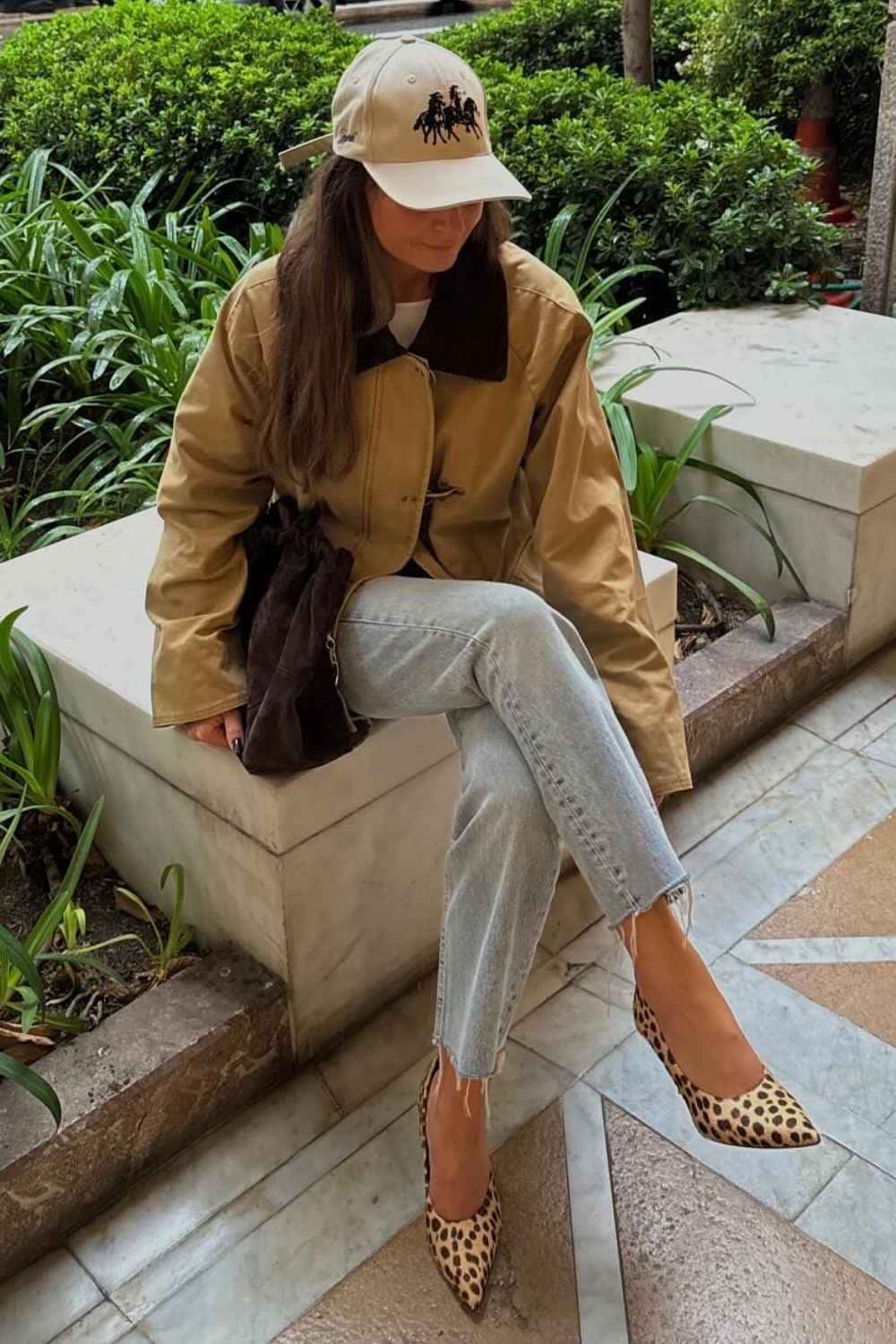 Tan Barn Jacket With White T-shirt And Cropped Jeans, Close-Up Take — Trendy Barn Jacket Outfit
