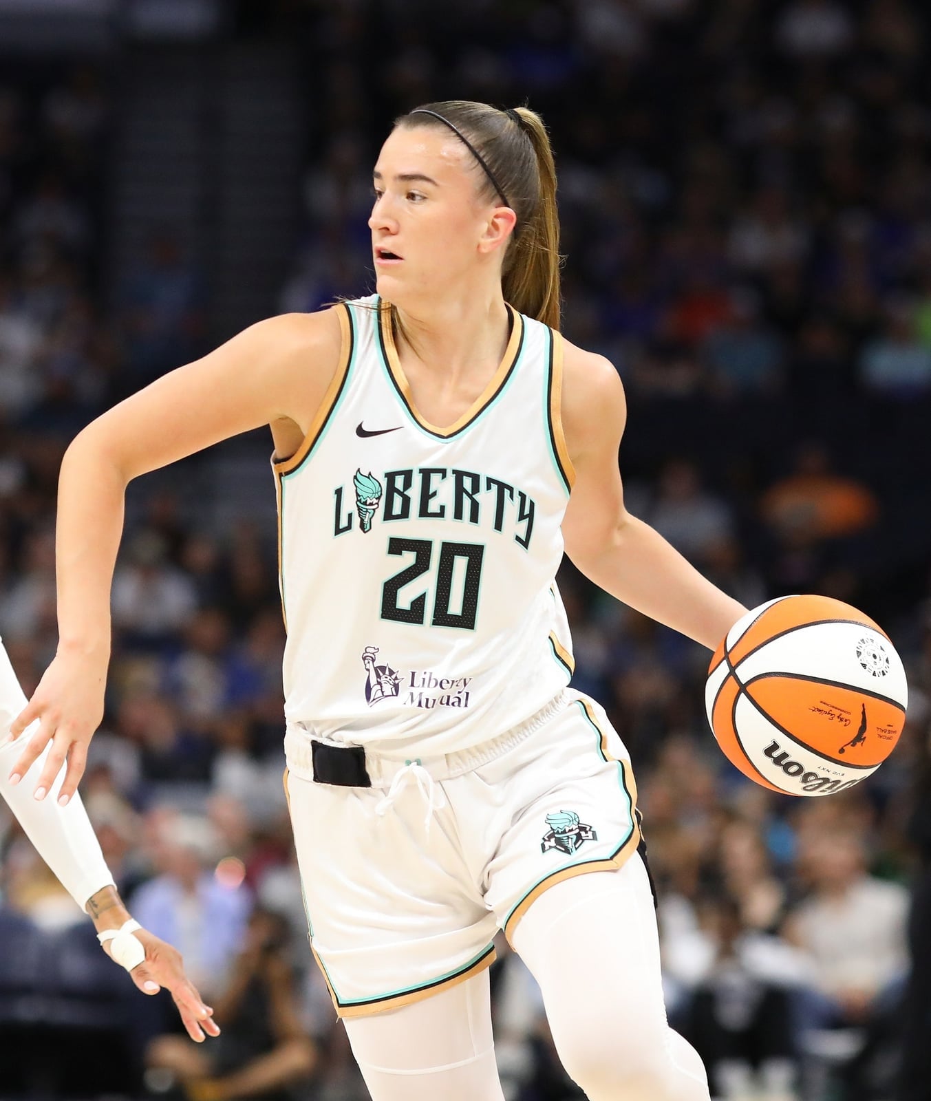 High Ponytail With Black Headband, Collarbone High Ponytail With Black Headband, Collarbone — Trendy Basketball Hairstyles
