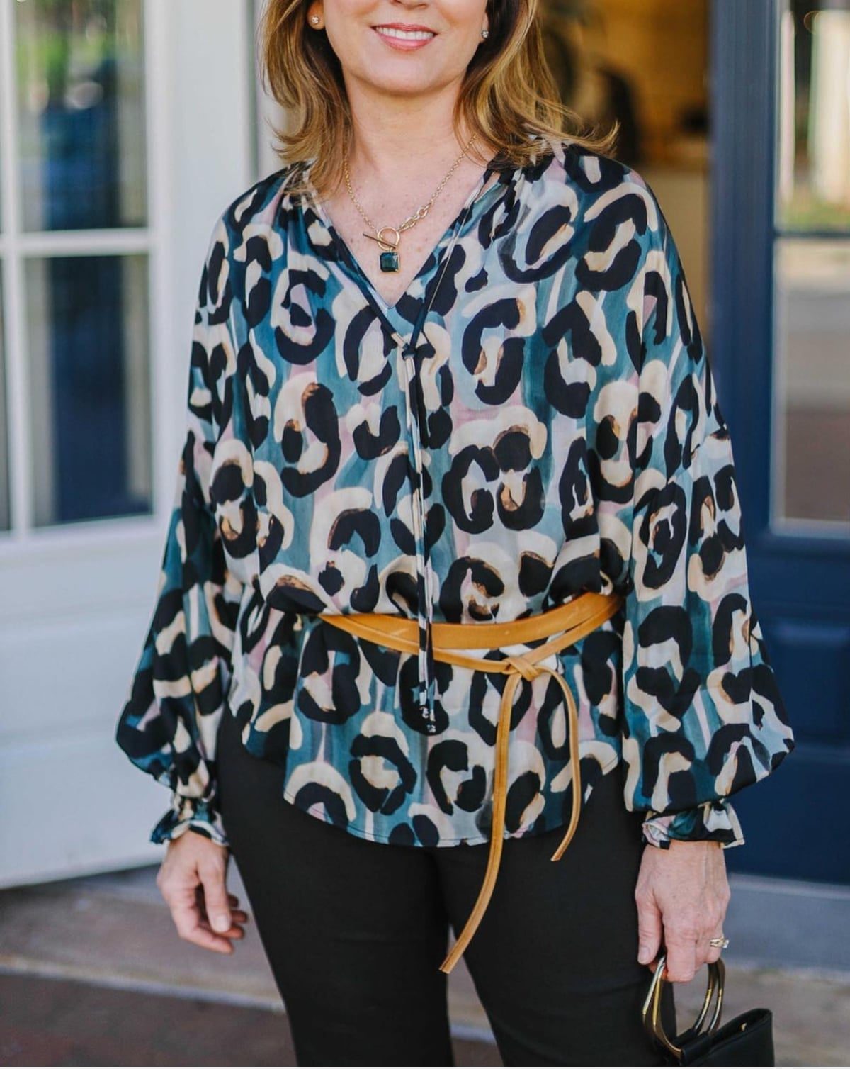 Skinny Belt With Printed Blouse — Trendy Belt Outfits