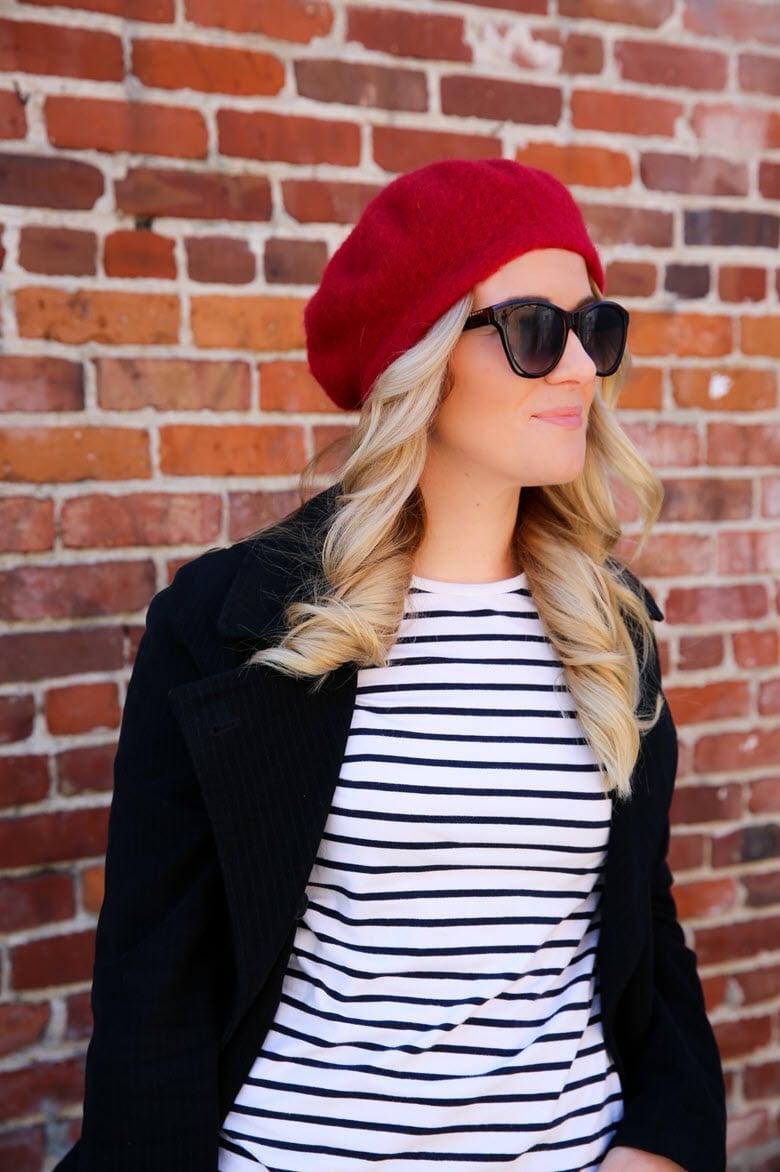 Fitted Beret Outfit with a Black Coat and Stripes — Trendy Beret Outfits