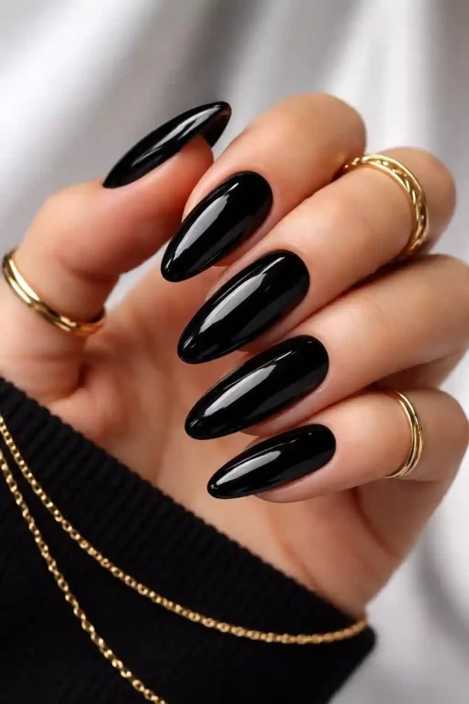 Glossy Deep Black Almond Fingernails — Trendy Black Almond Nails