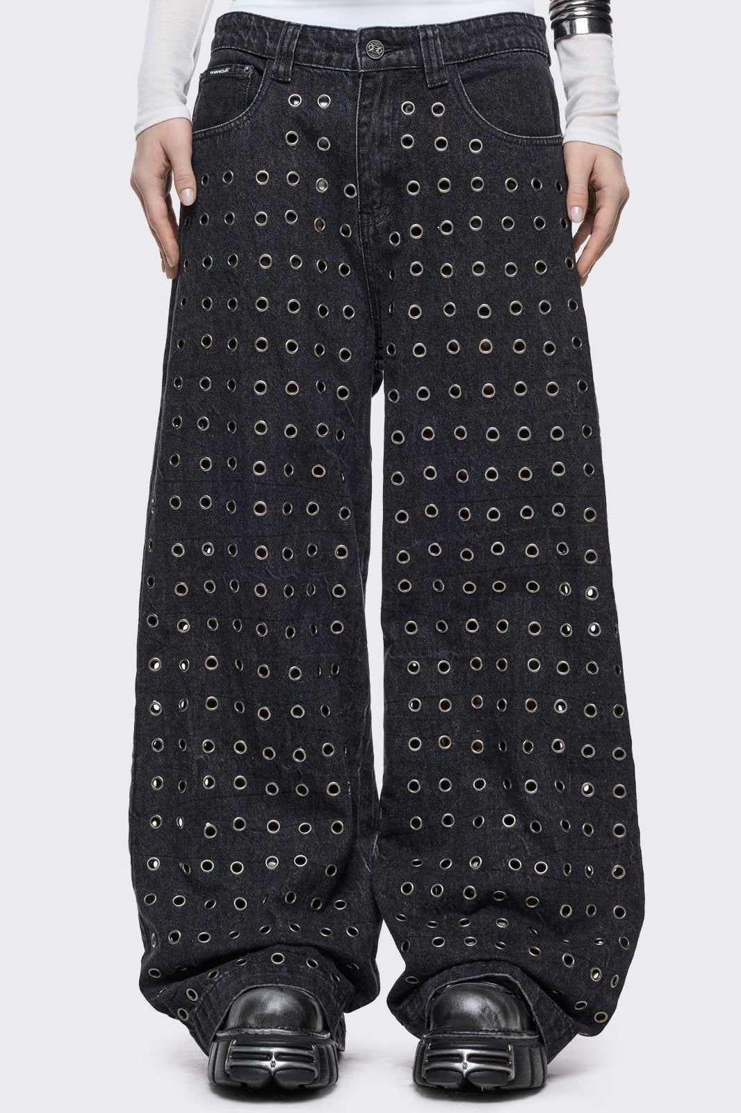 Oversized Baggy Jeans With Grommet Detail, Everyday Version — Trendy Black Baggy Jeans Outfit