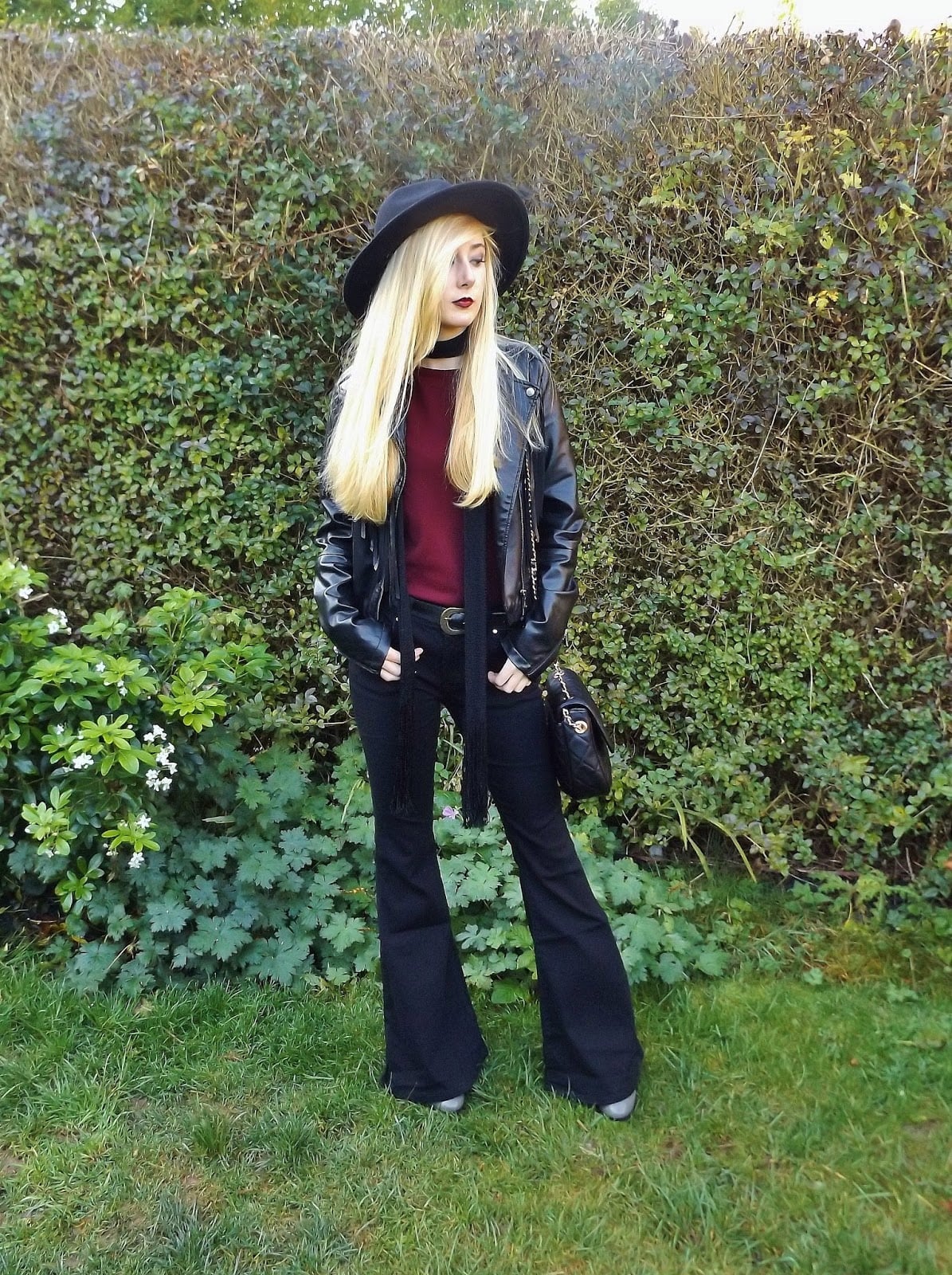 Black Wide Leg Jeans with Burgundy Top and Leather Jacket Black Wide Leg Jeans with Burgundy Top and Leather Jacket — Trendy Black Flare Jeans Outfit
