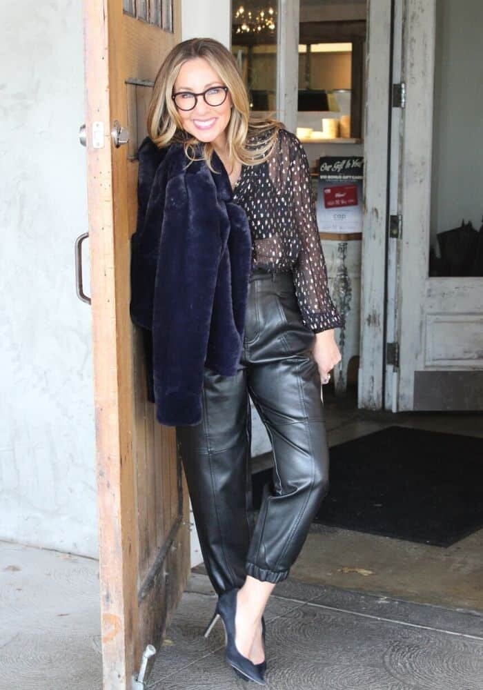 Glossy Leather Pants with Patterned Sheer Blouse and Faux Fur Jacket Glossy Leather Pants with Patterned Sheer Blouse and Faux Fur Jacket — Trendy Black Leather Pants Outfit