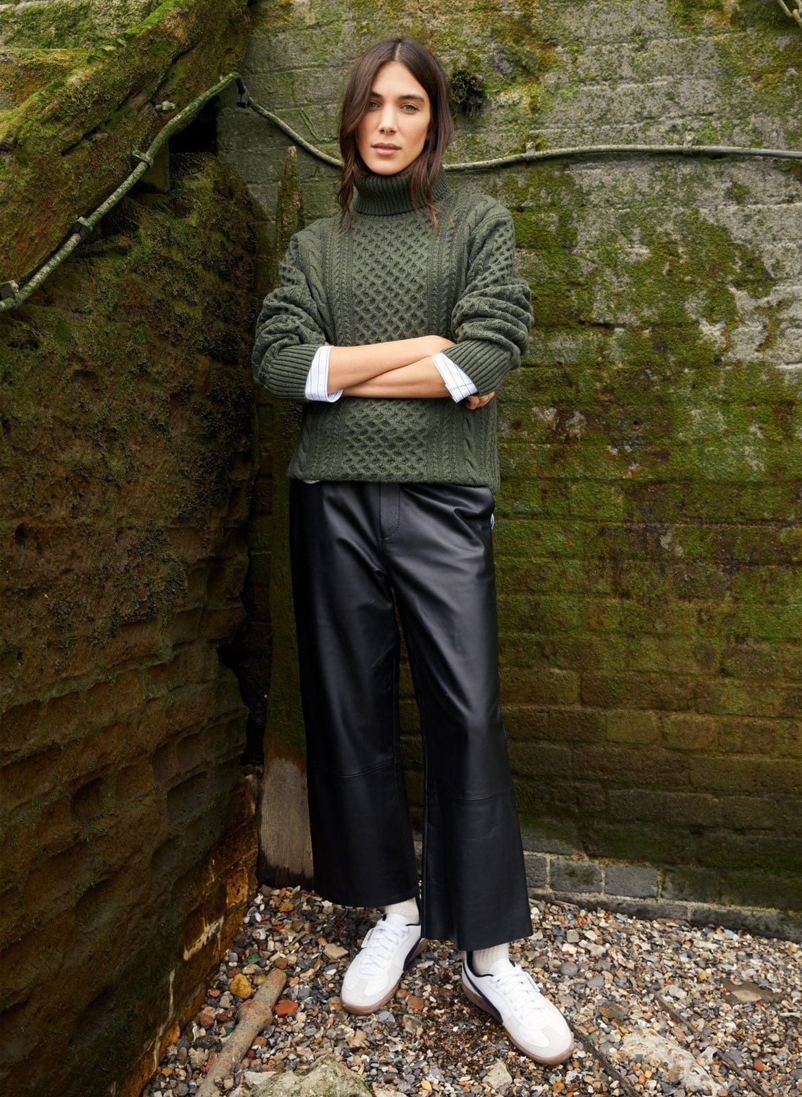 Cropped Straight Leg Leather Trousers with Green Knitwear Cropped Straight Leg Leather Trousers with Green Knitwear — Trendy Black Leather Pants Outfit