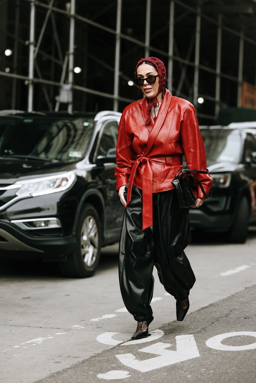 Voluminous Wide Leg Black Leather Trousers with a Red Jacket Voluminous Wide Leg Black Leather Trousers with a Red Jacket — Trendy Black Leather Pants Outfit