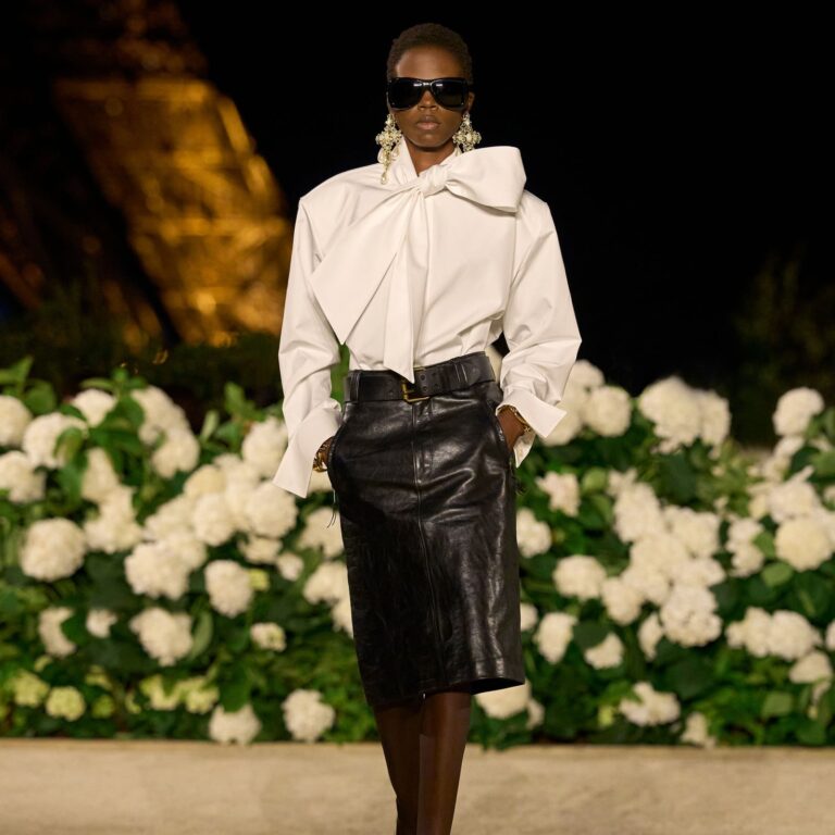 24 Trendy Black Leather Skirt Outfit Ideas 2027