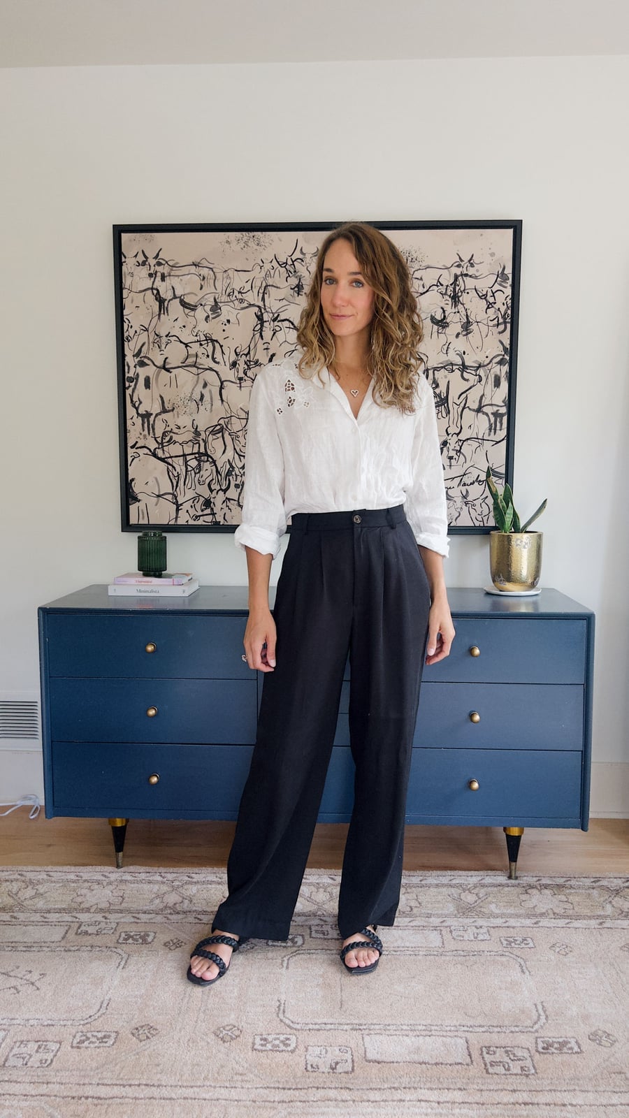 High-waisted Black Wide Leg Trousers with White Shirt High-waisted Black Wide Leg Trousers with White Shirt — Trendy Black Trousers Outfit