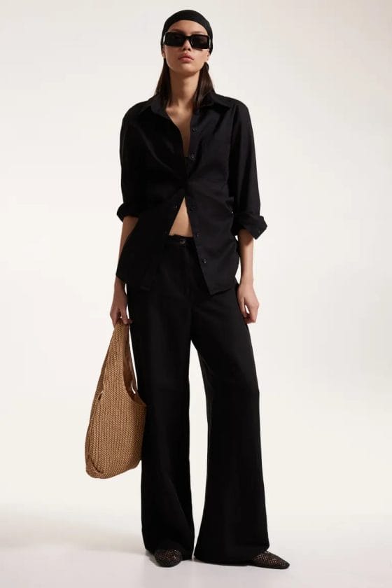 Black Wide Leg Linen Trousers with Oversized Shirt Black Wide Leg Linen Trousers with Oversized Shirt — Trendy Black Trousers Outfit
