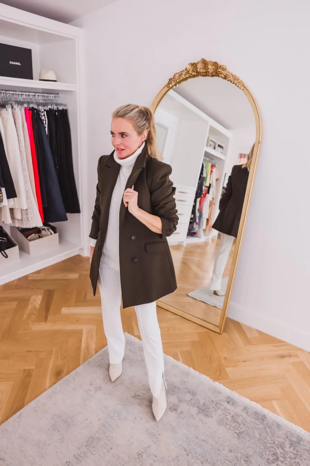 Dark Green Double-Breasted Blazer with Turtleneck and White Pants — Trendy Blazer Outfits