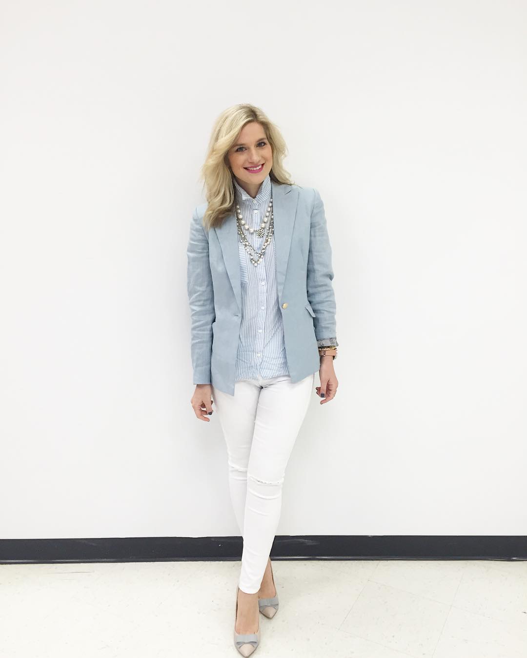 Light Blue Linen Blazer with Striped Shirt and White Jeans — Trendy Blazer Outfits
