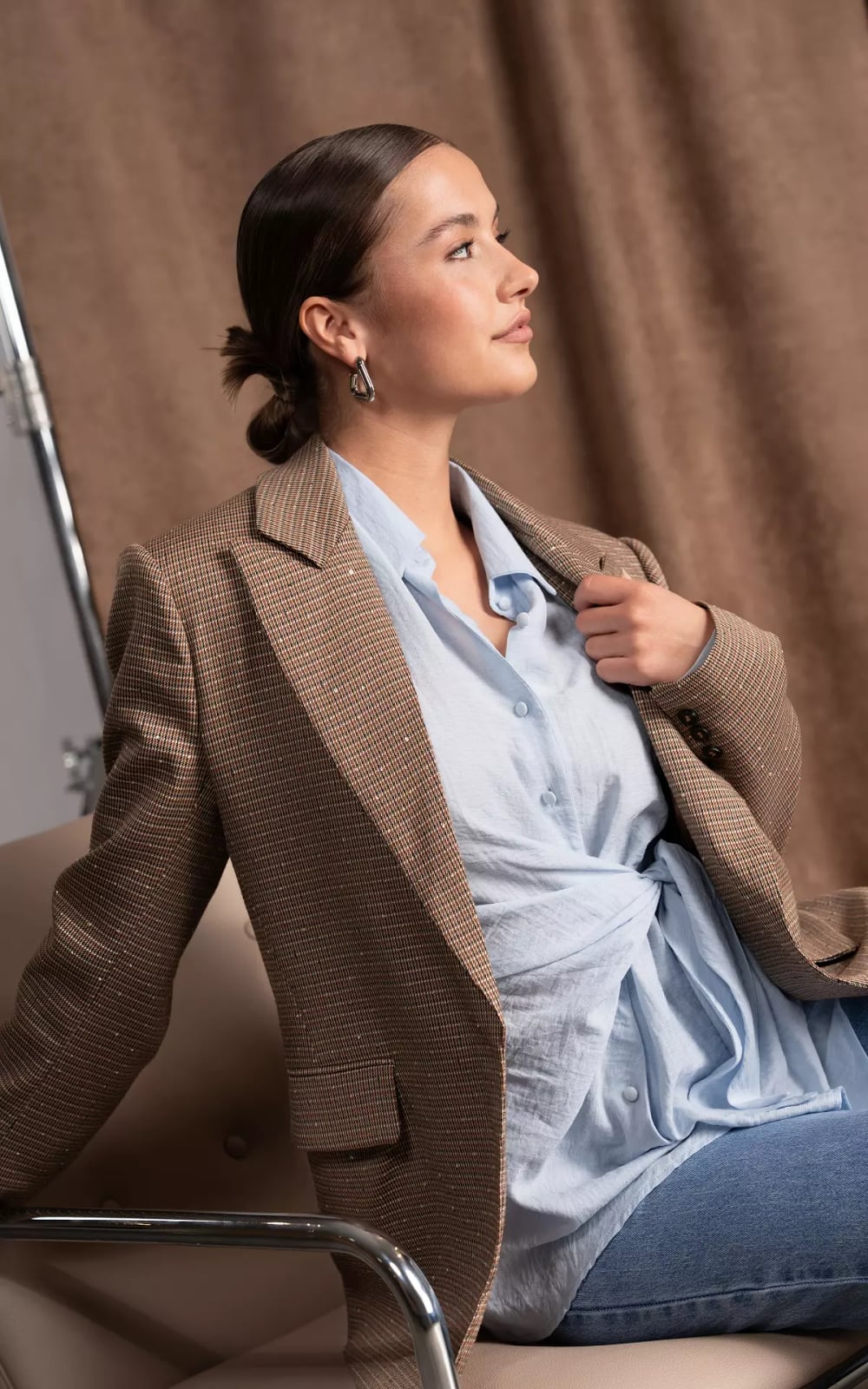 Sparkly Brown Checked Blazer with Light Blue Shirt and Jeans — Trendy Blazer Outfits