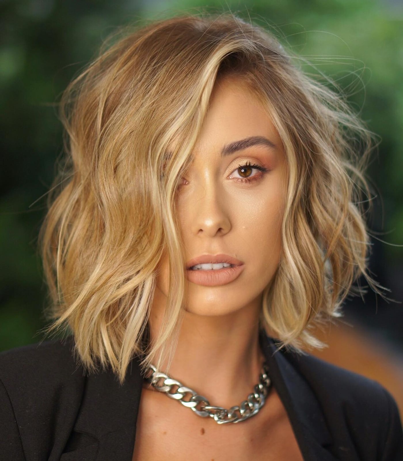 Shoulder Length Wavy Bob With Lived-In Balayage — Trendy Blonde Bob