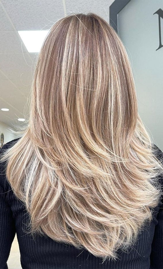 Honey Blonde Balayage Collarbone Layers — Trendy Blonde Hairstyles