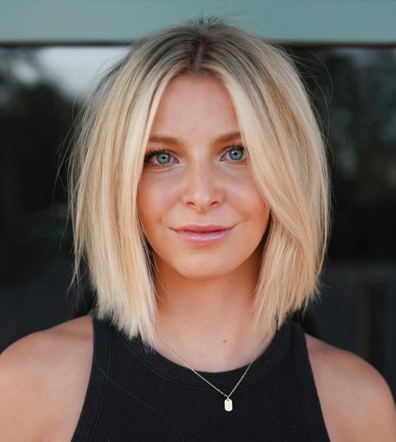 Honey Blonde Bob With Curtain Bangs Honey Blonde Bob With Curtain Bangs — Trendy Blonde Short Hair