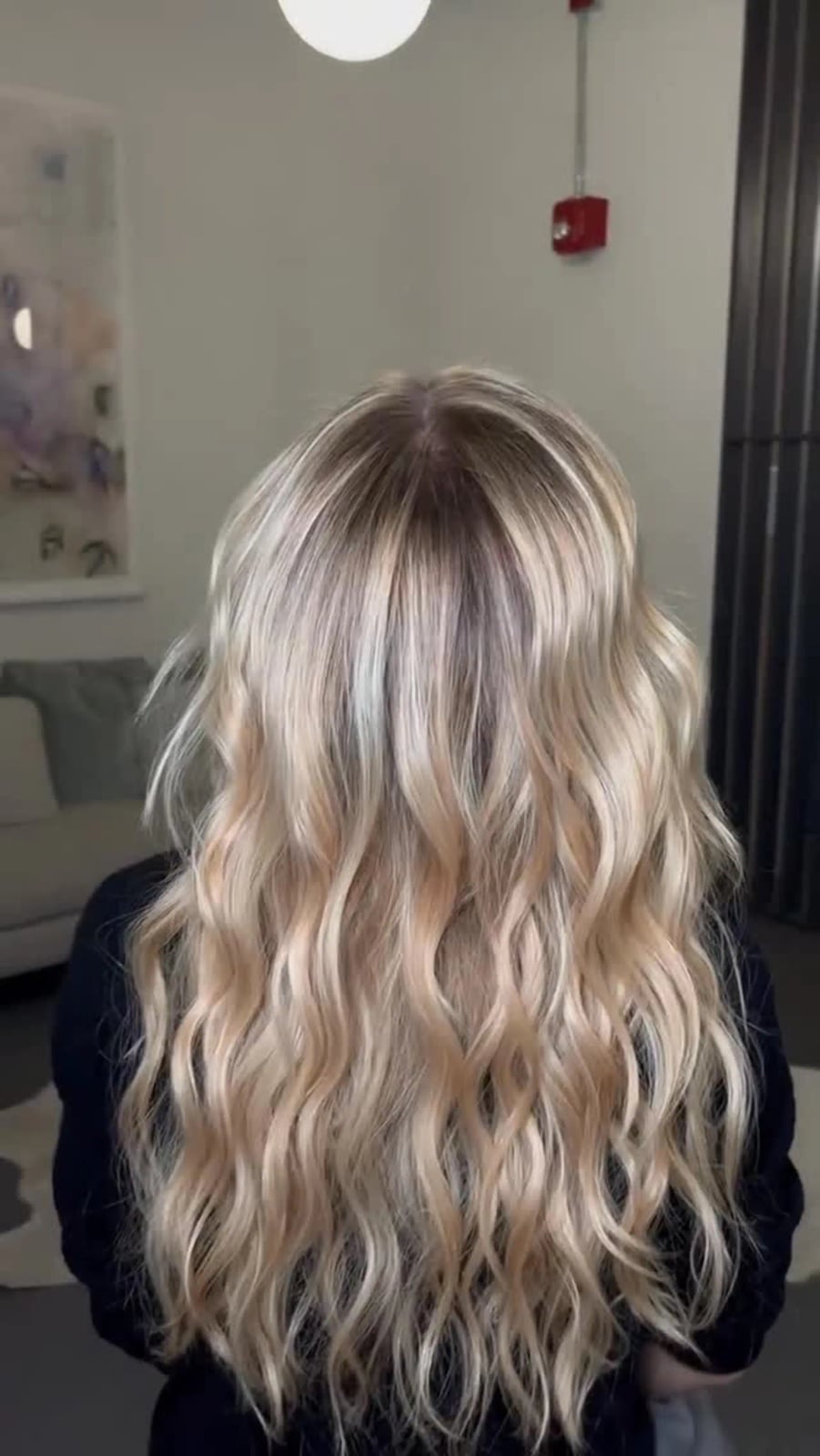 Mid-Back Cool Blonde With Dimension, Layers Mid-Back Cool Blonde With Dimension, Layers — Trendy Blonde Wavy Hair