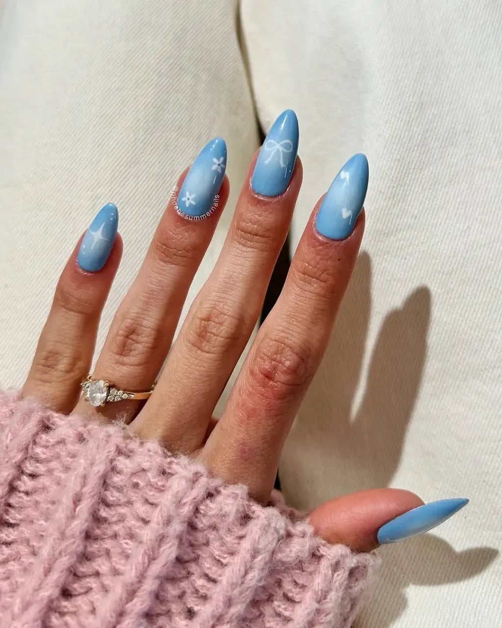 Medium Almond Matte Baby Blue Line Art Medium Almond Matte Baby Blue Line Art — Trendy Blue Acrylic Nails