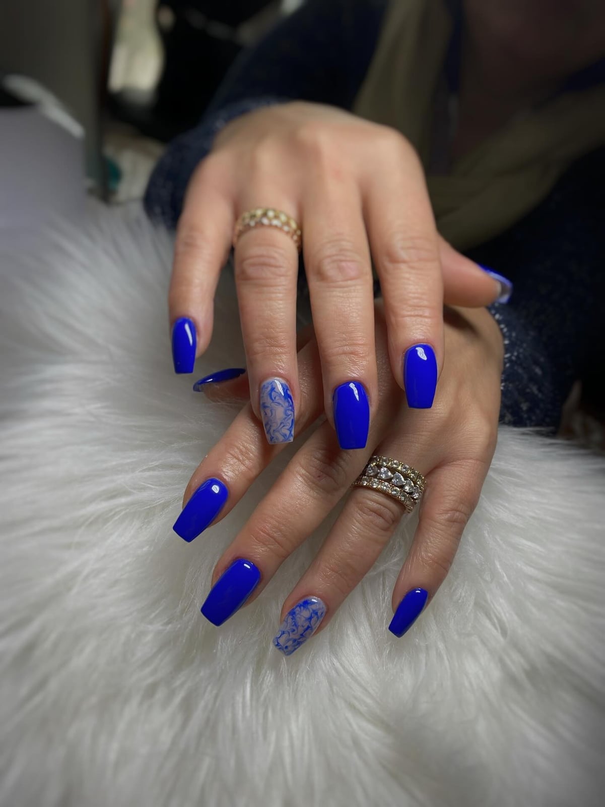Medium Coffin Vibrant Blue Marble Nails Medium Coffin Vibrant Blue Marble Nails — Trendy Blue Acrylic Nails
