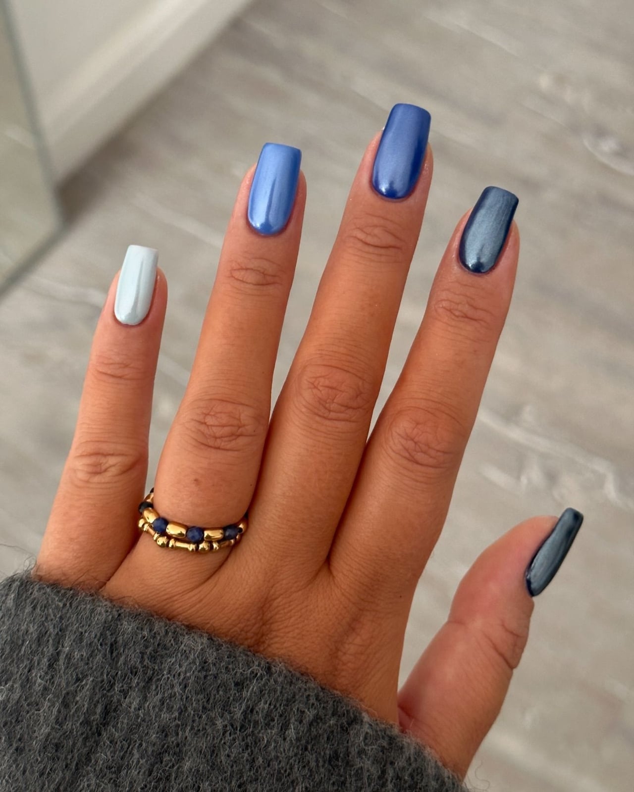 Short Square Electric Blue Nails Short Square Electric Blue Nails — Trendy Blue Acrylic Nails