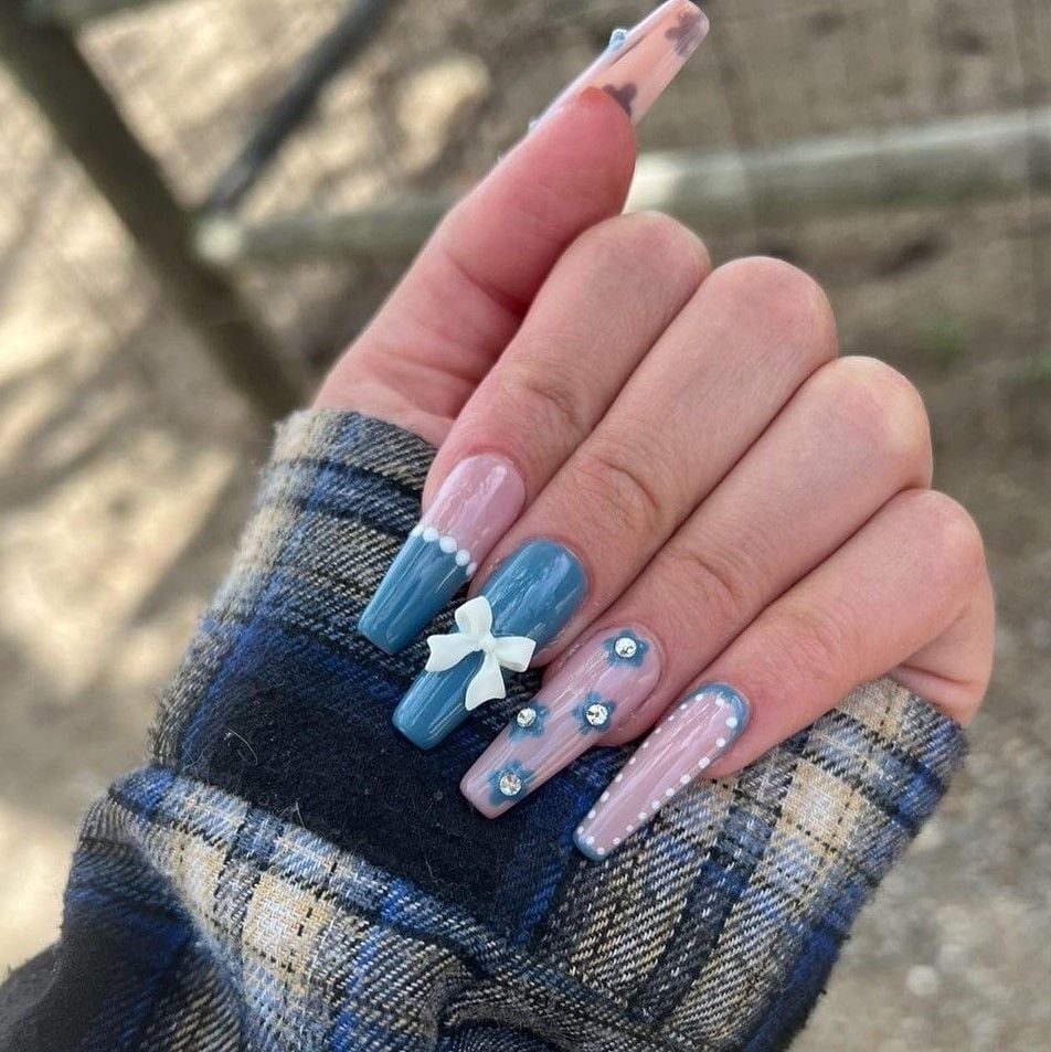 Long Coffin Blue 3D Bow Rhinestone Nails Long Coffin Blue 3D Bow Rhinestone Nails — Trendy Blue Acrylic Nails
