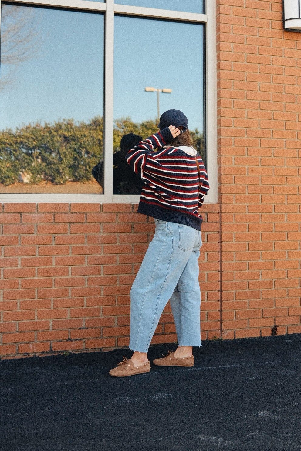Casual Everyday Light Wash Wide Leg Jeans, Office-Safe Version — Trendy Blue Jeans Outfits