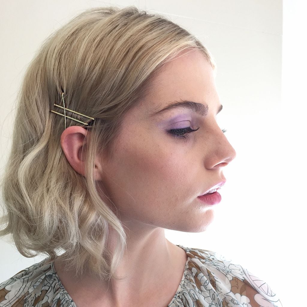 Ash Blonde Bob With Crossed Bobby Pins — Trendy Bobby Pins Hairstyles