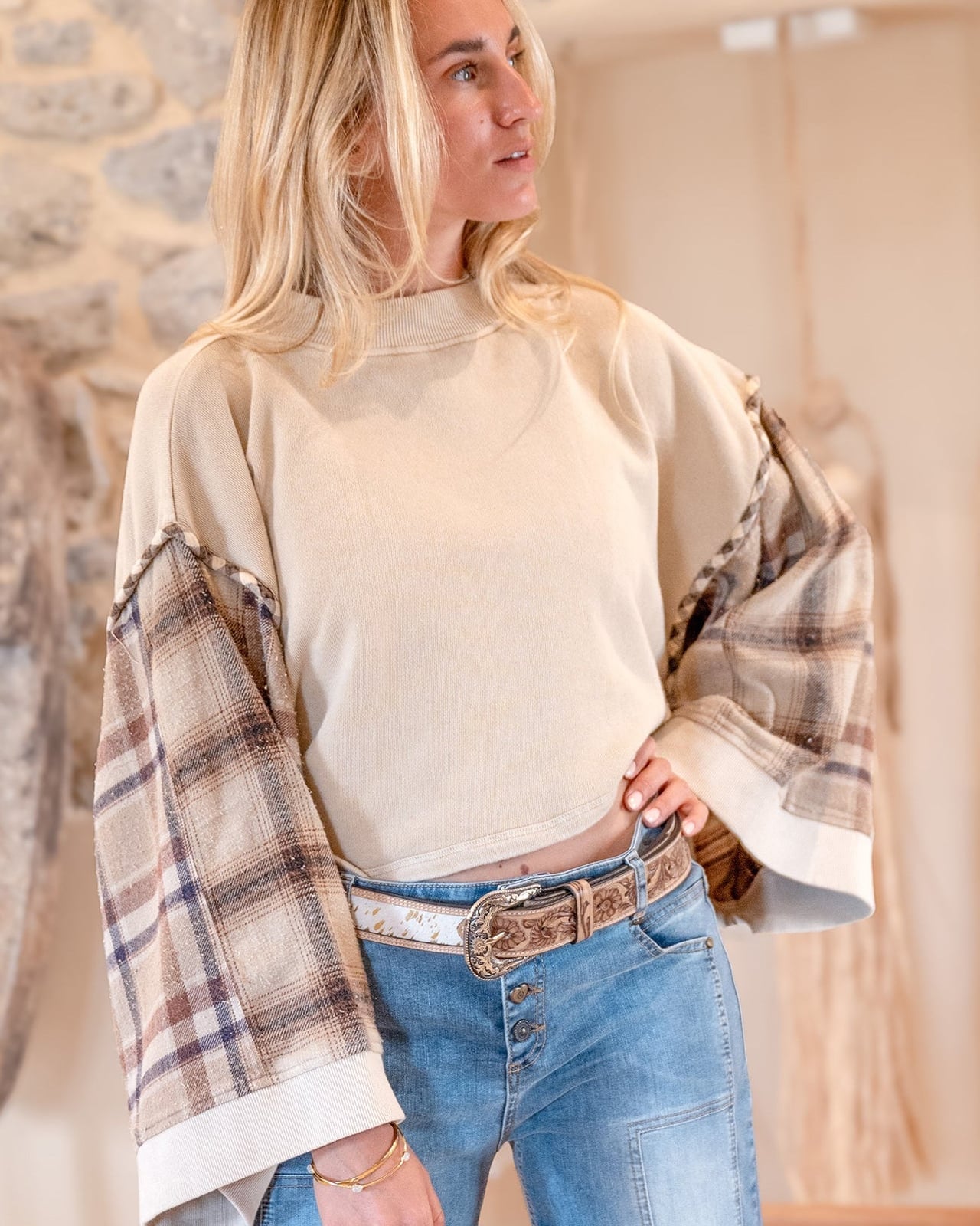 Sweatshirt with Plaid Panel Sleeves and Ornate Belt — Trendy Boho Chic Outfits