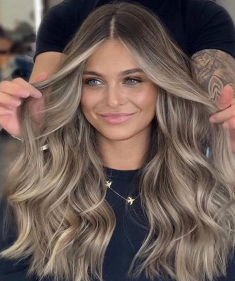 Mid-Back Medium Brown With Face-Framing Blonde — Trendy Brown Hair with Blonde Highlights