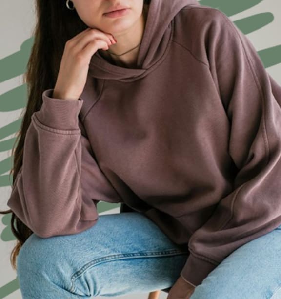 Oversized Brown Hoodie With Blue Jeans — Trendy Brown Hoodie Outfit