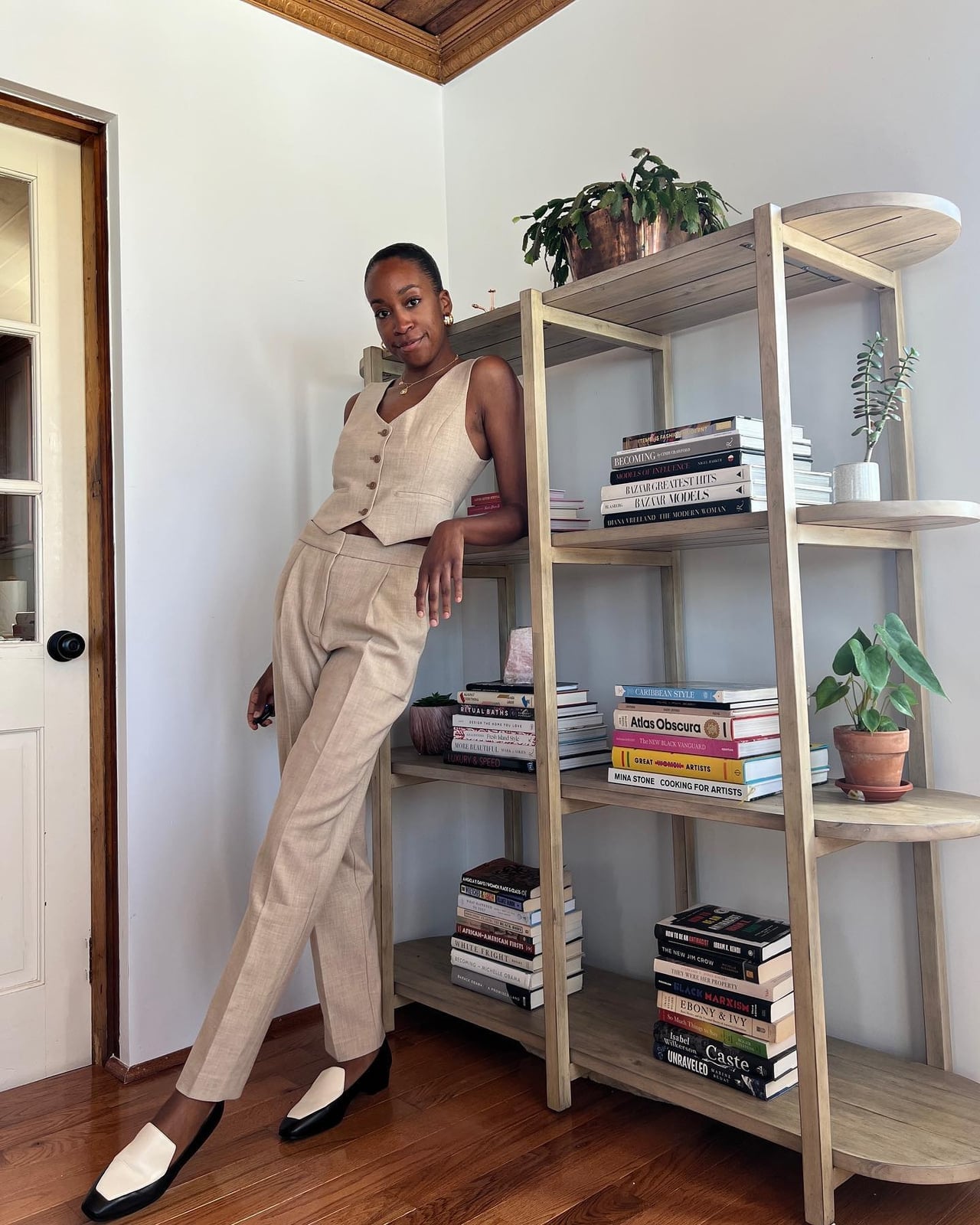 Beige Linen Vest and Trouser Suit — Trendy Brunch Outfits