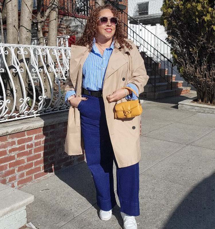 Striped Shirt Trench Coat and Yellow Bag — Trendy Brunch Outfits