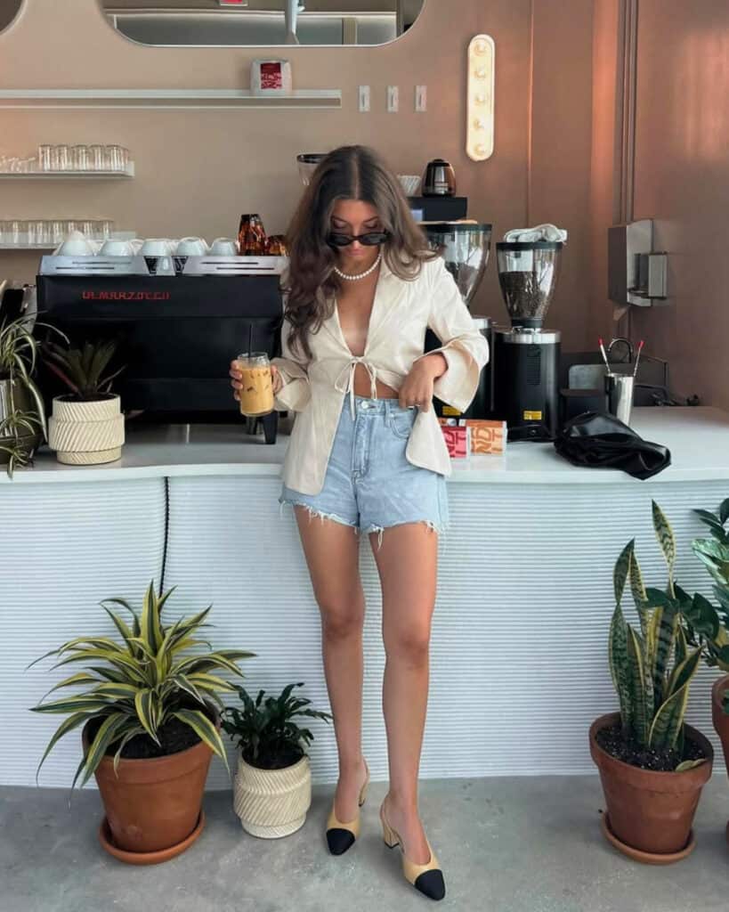 Cream Blazer with Denim Shorts Ensemble — Trendy Brunch Outfits
