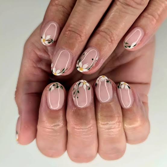 Sheer Pink White Floral Short Oval Nails, Close-Up Take — Trendy Builder Gel Nails
