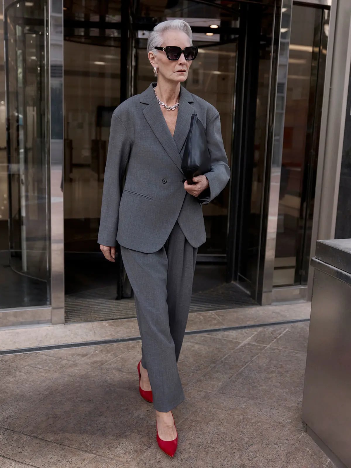 Sophisticated Grey Oversized Suit with Red Heels Sophisticated Grey Oversized Suit with Red Heels — Trendy Business Professional Outfits