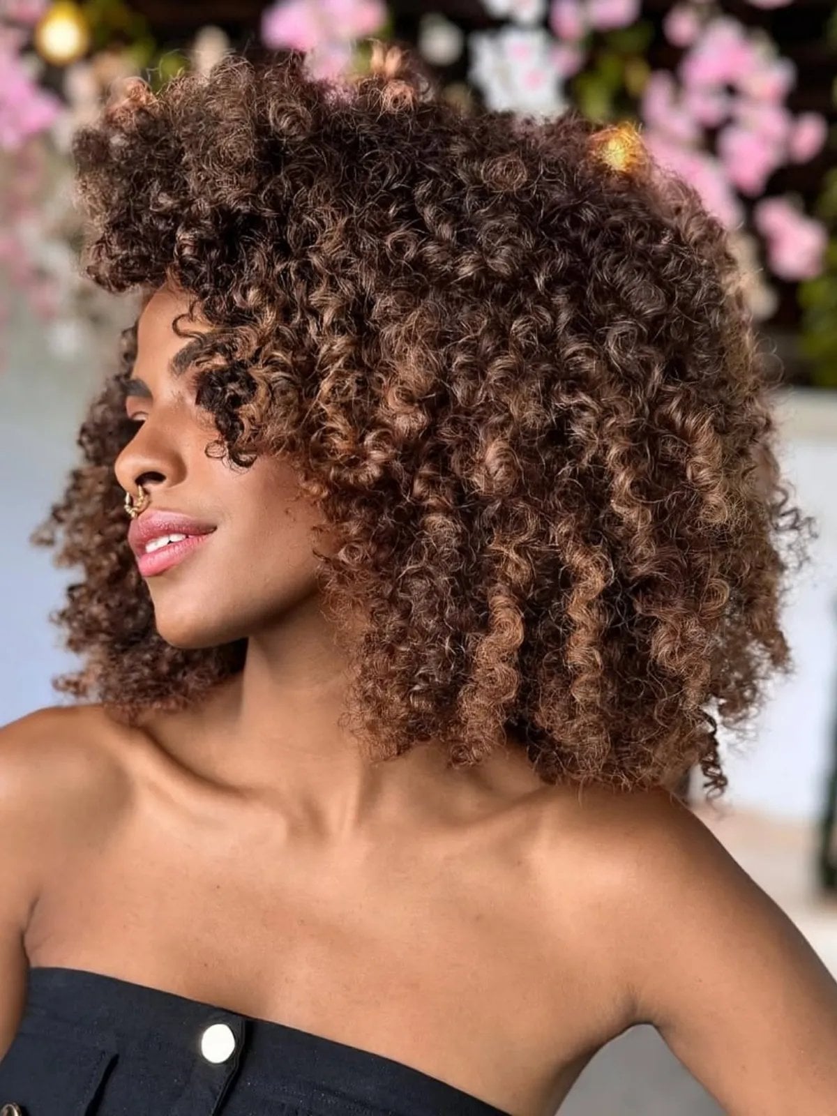 Shoulder Length Curls With Caramel Highlights Shoulder Length Curls With Caramel Highlights — Trendy Caramel Hair Color