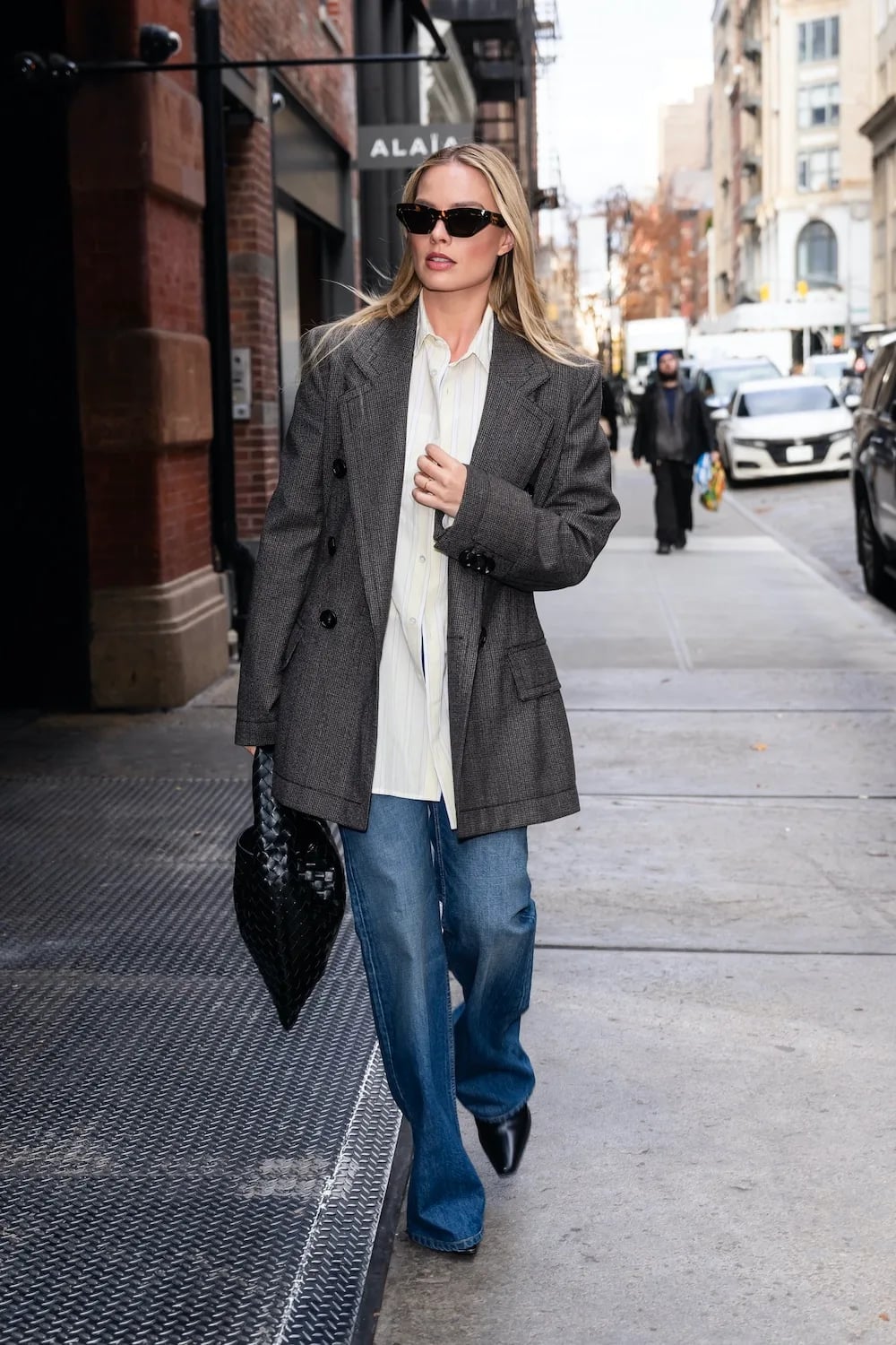 Oversized Grey Blazer Over Striped Shirt And Jeans — Trendy Casual Dinner Outfit
