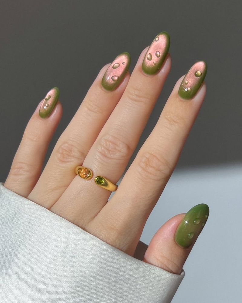 Dramatic Cat Eye Nails for a Bold Statement — Trendy Cat Eye Nail Art