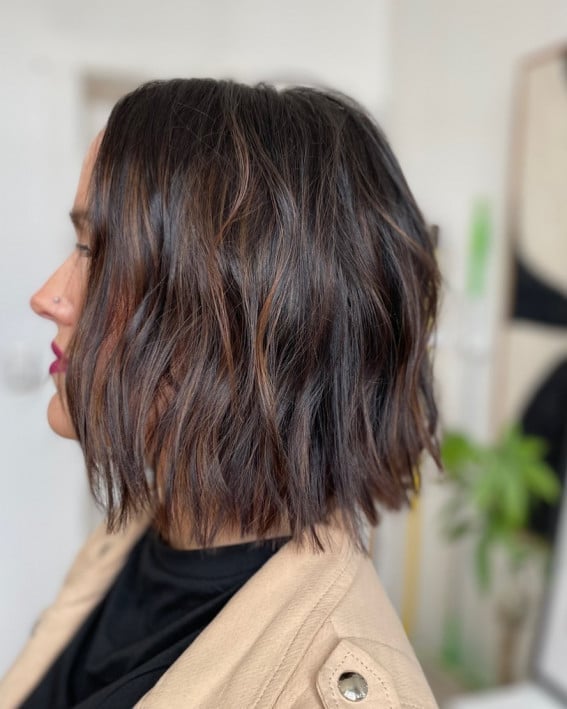 Caramel Highlights Bob Lived-in Texture Caramel Highlights Bob Lived-in Texture — Trendy Chin Length Hair