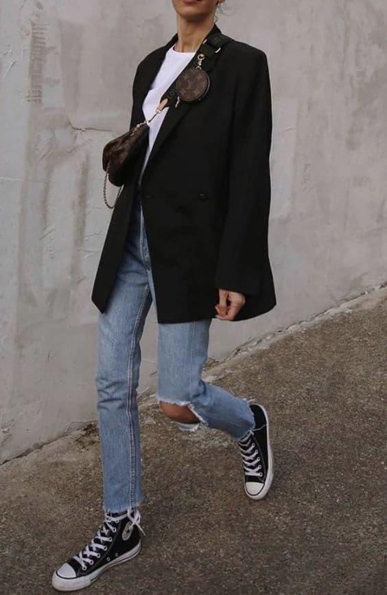 Black Oversized Blazer with Ripped Jeans and Sneakers — Trendy College Outfits