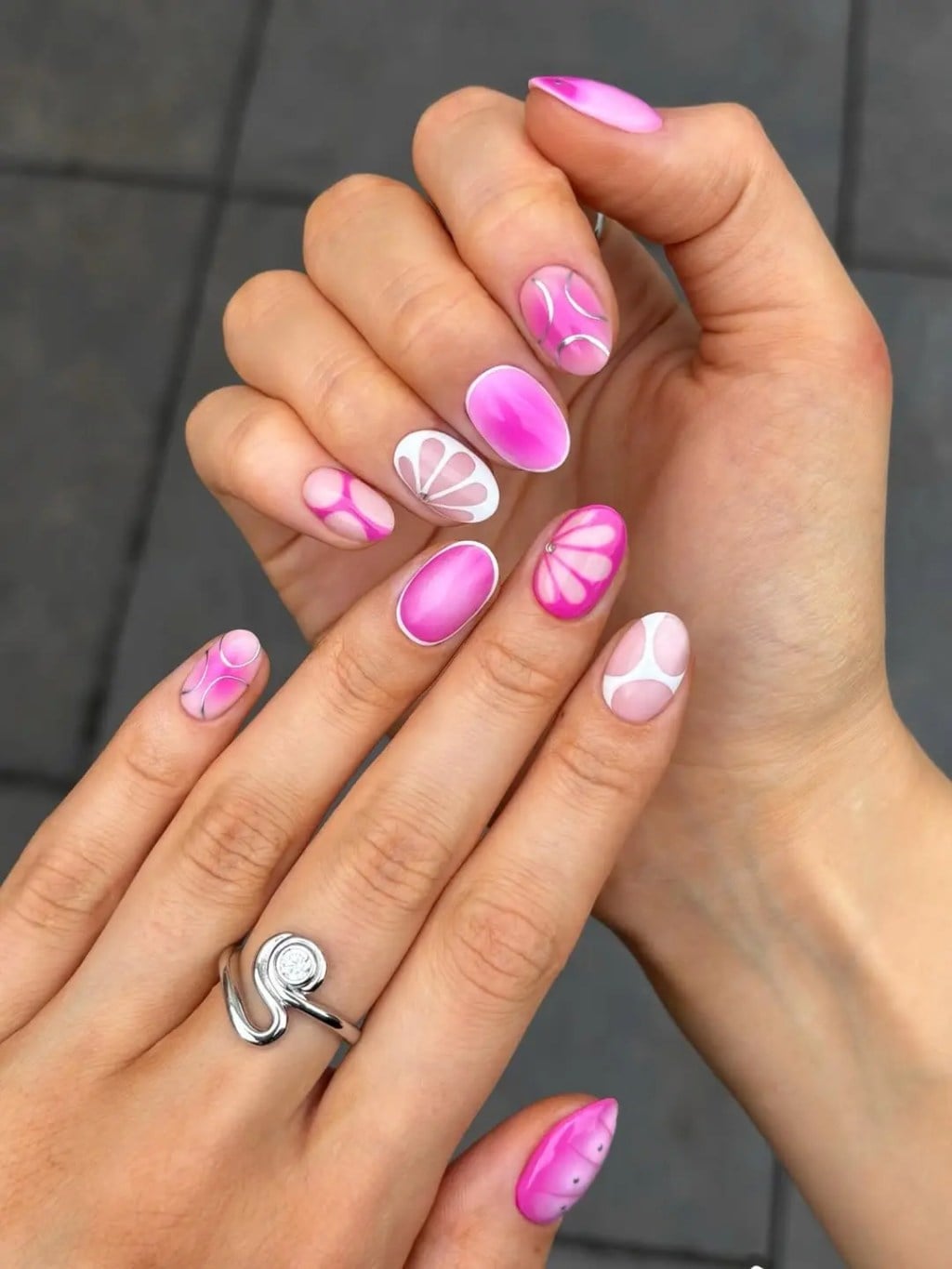 Medium Oval Pink and White Pattern Nails Medium Oval Pink and White Pattern Nails — Trendy Colorful Nails